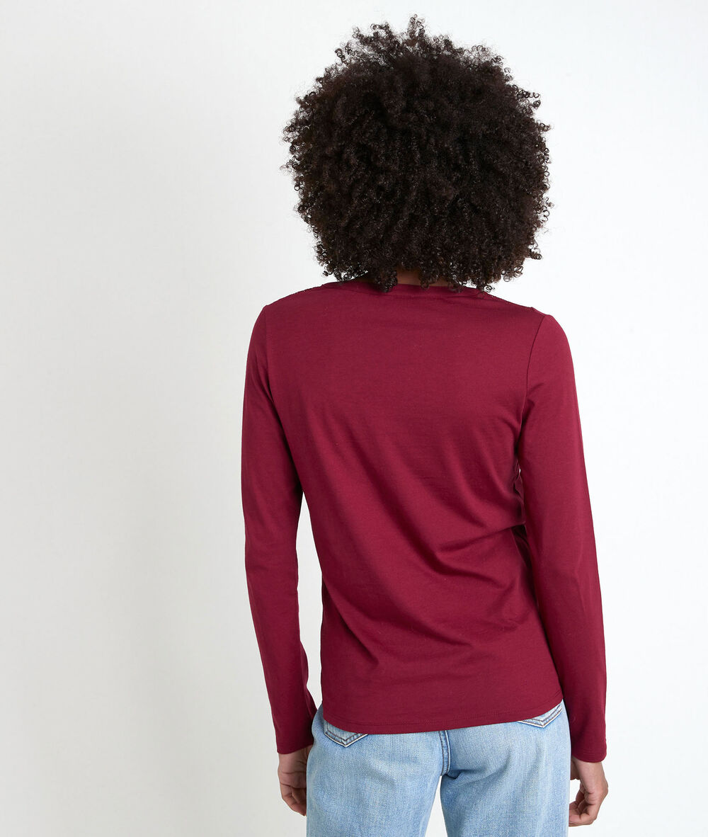 Top en dentelle rouge iris bourgogne.