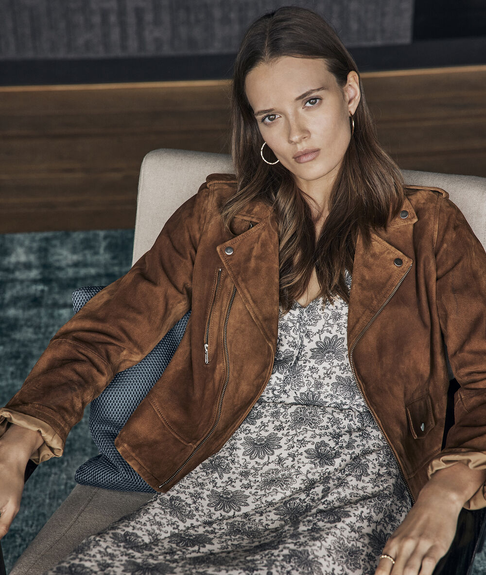 Veste en cuir velours camel tommy camel.