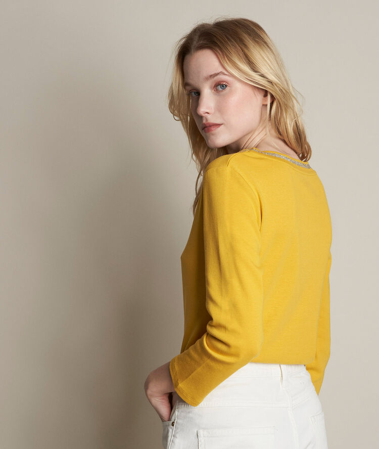 Tee-shirt jaune col fantaisie calypso miel.