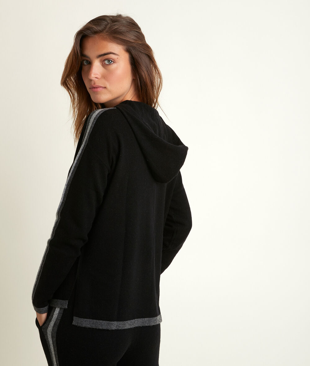 Sweat en laine et cachemire rituel noir.