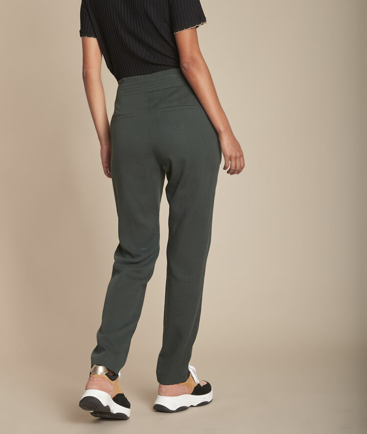Pantalon vert foncé cigarette elfe vert anglais.