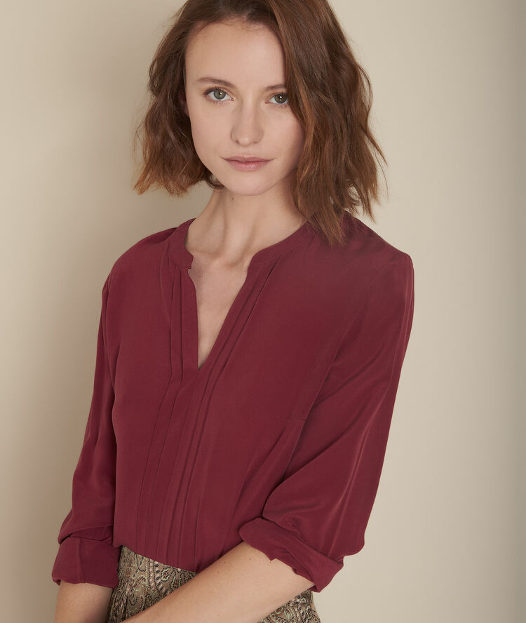 Merlotkleurige zijden blouse manel bordeaux.