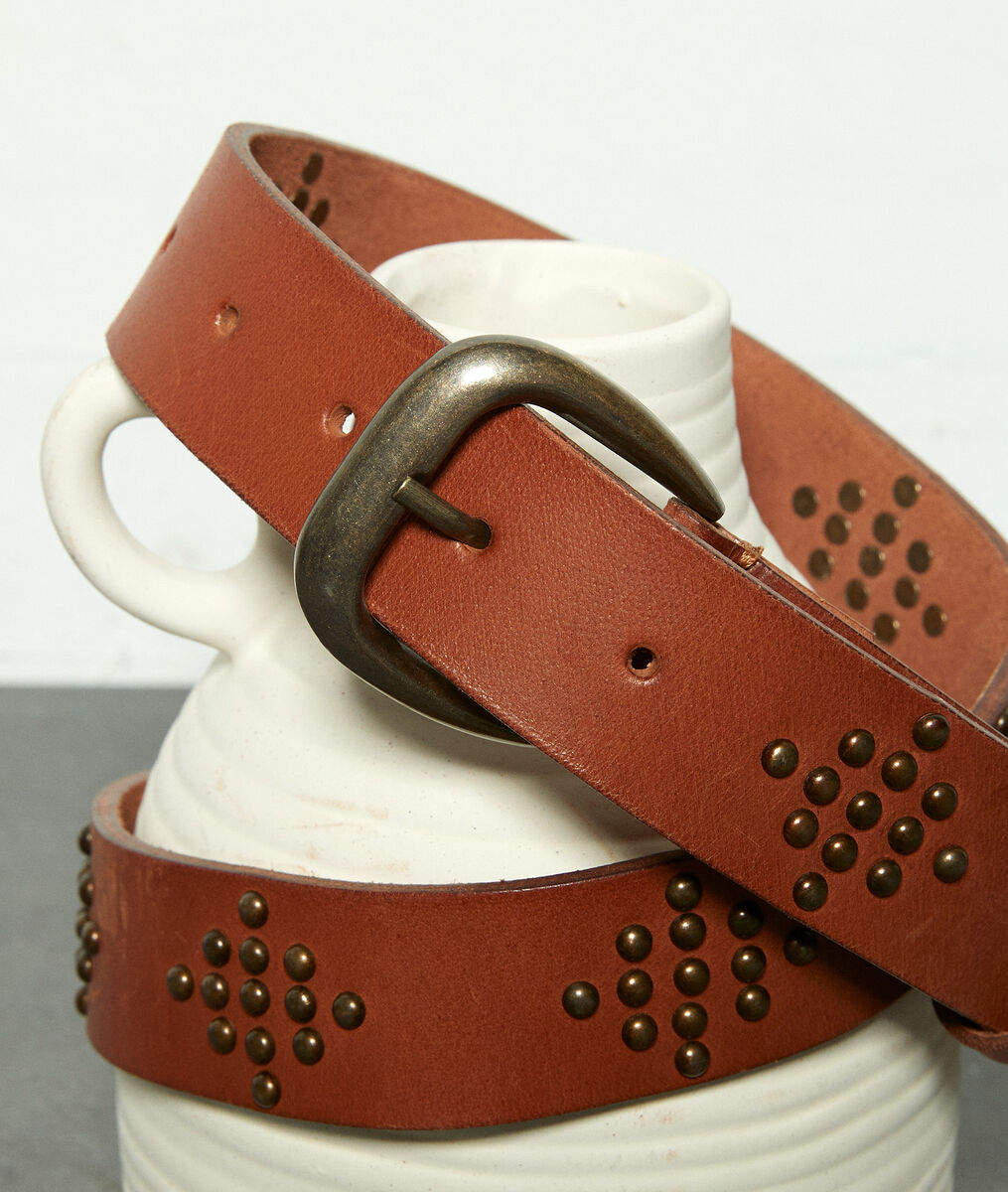 Camel lederen riem met studs in motieven June | 1-2-3 Camel lederen riem met studs in motieven June PhotoZ | 1-2-3