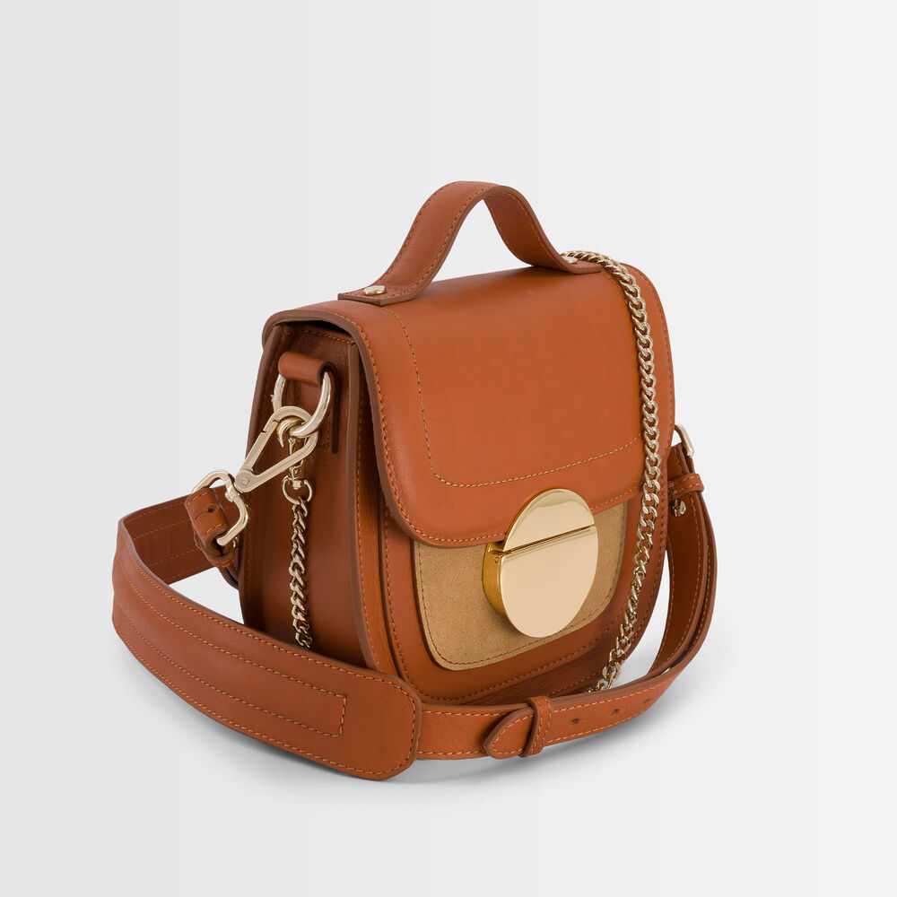 Le numéro 8 : sac iconique camel camel clair.