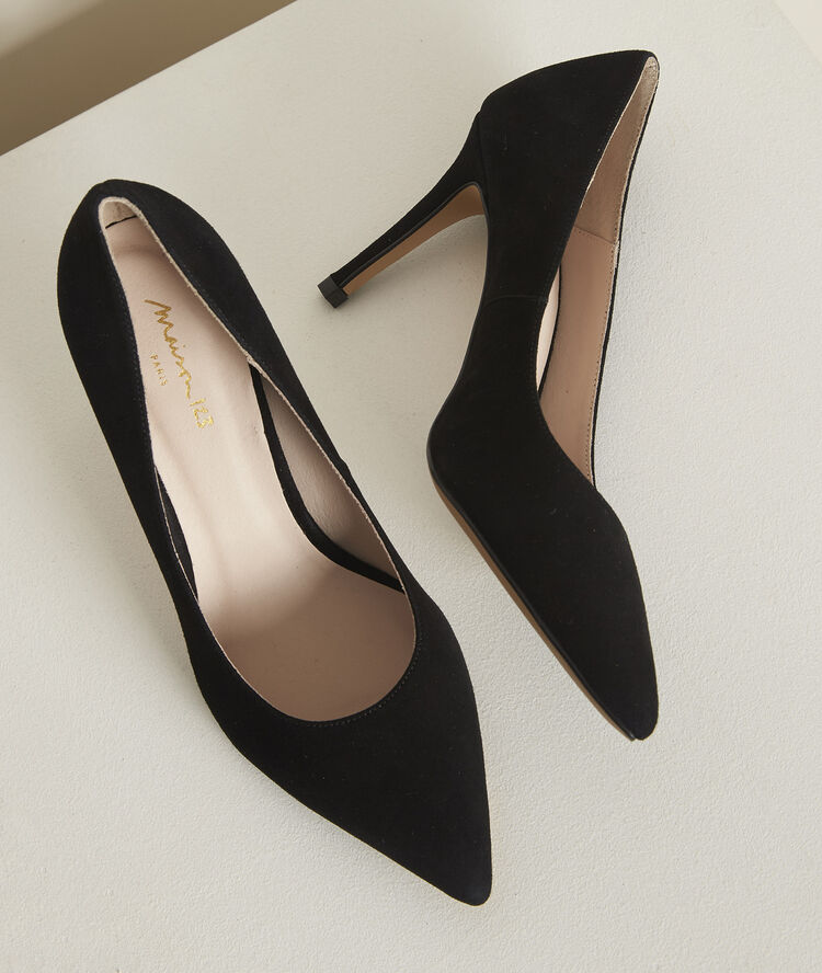 Escarpins en cuir velours kelly noir.