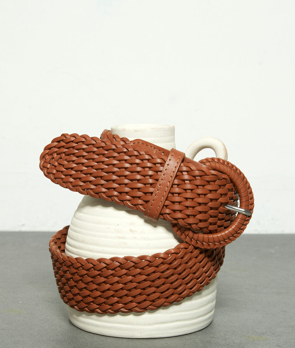 Flechtg&uuml;rtel aus camelfarbenem leder sandie camel.