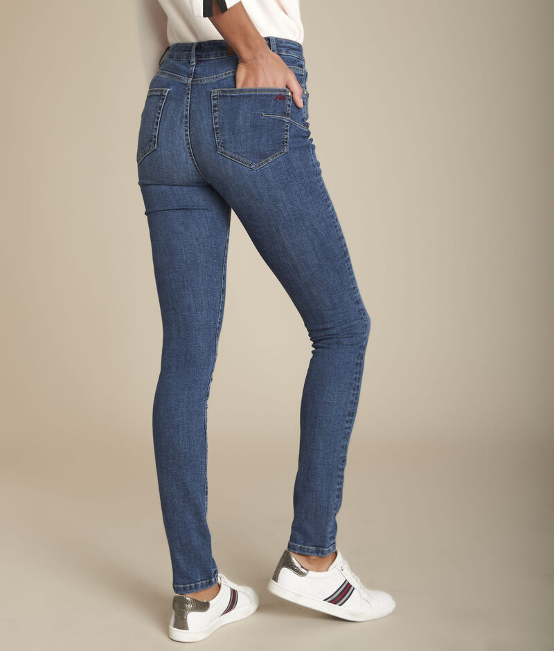 L'iconique slim jean stone used suzy delave clair.