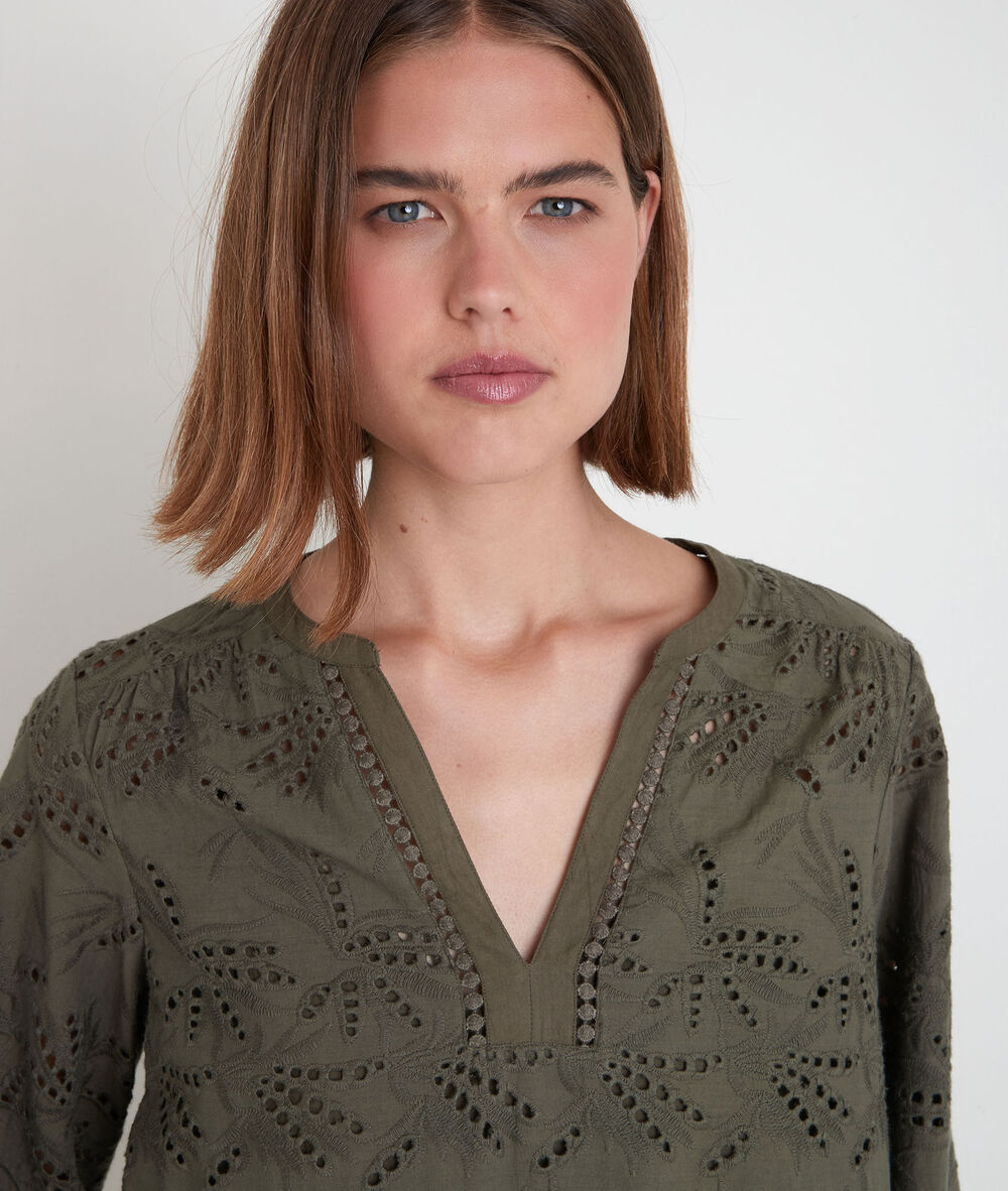 Blouse en broderie anglaise kaki tebene kaki.