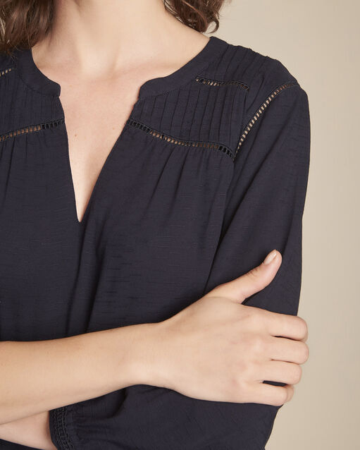 Blouse marine dentelle épaules maureen marine.