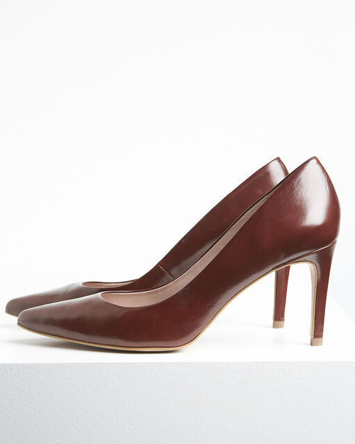 Escarpins marrons bout pointu en cuir kelly sable.