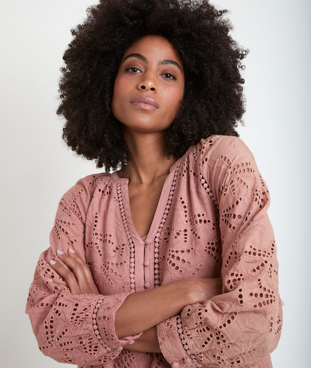 Robe en coton biologique brodée rose coco bois de rose.