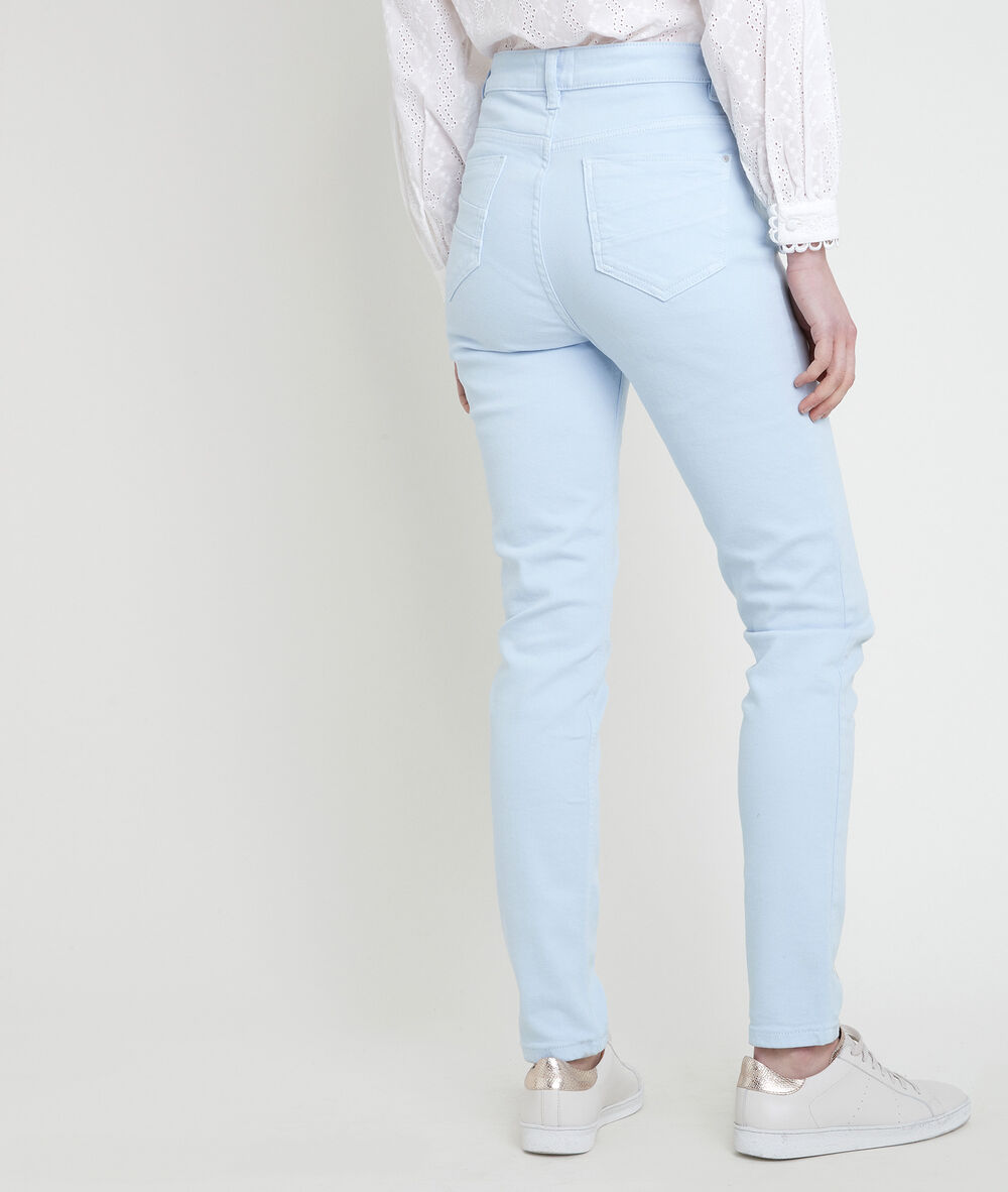 L'iconique slim jean en coton recyclé azur suzy azur.