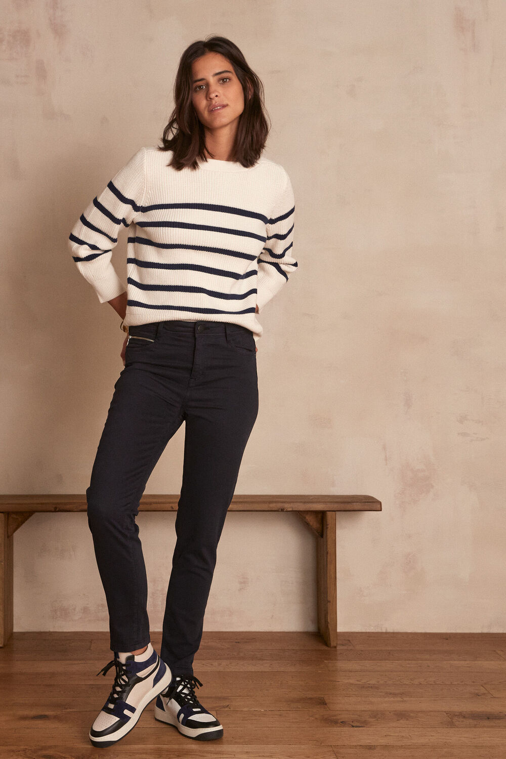 L'iconique slim jean satin de coton marine sultan  marine.