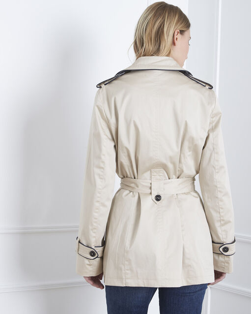 Trench beige court biais contrastés dorine camel clair.