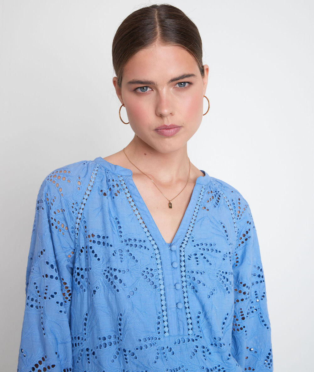 Robe en coton brodé bleu coco bleu.