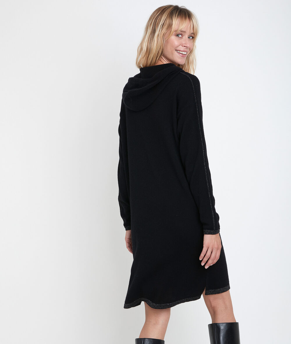Robe en cachemire à capuche rituel noir.