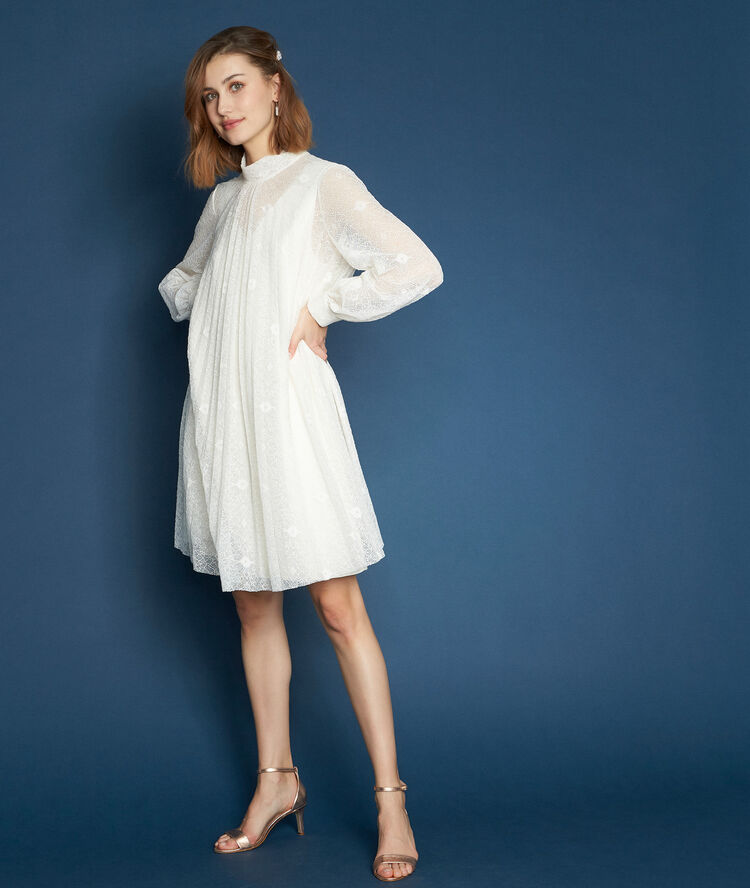 Robe en dentelle olivera ivoire.