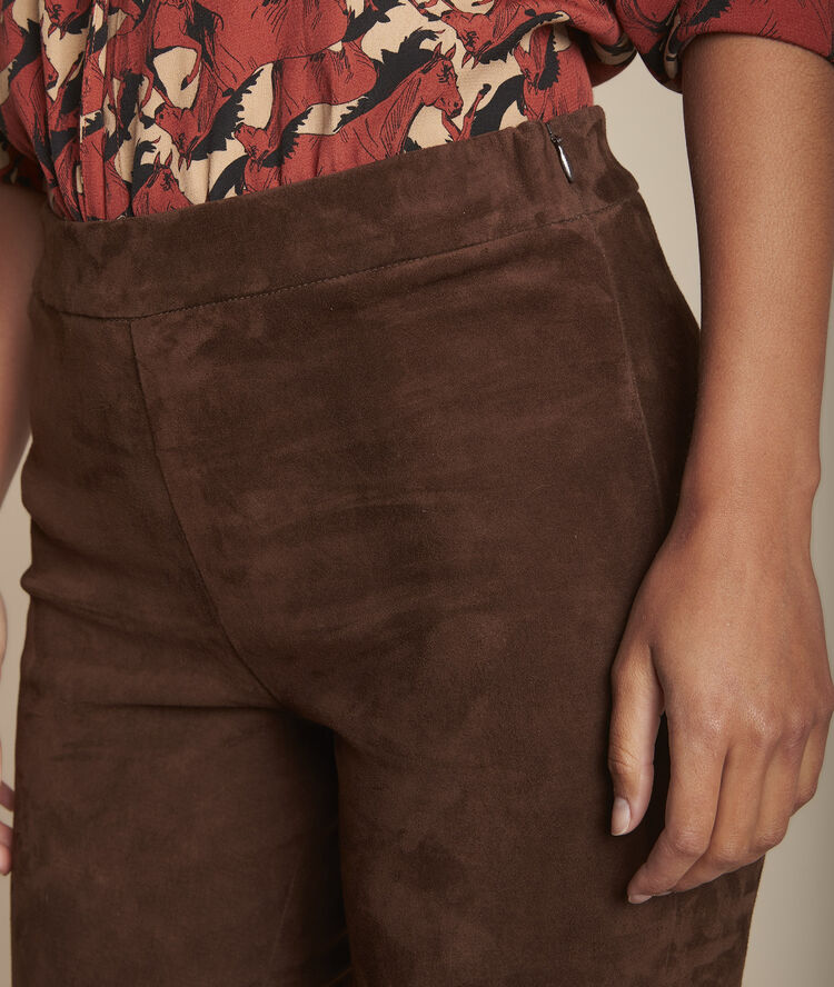 Pantalon legging marron en cuir velours elsa marron fonce.
