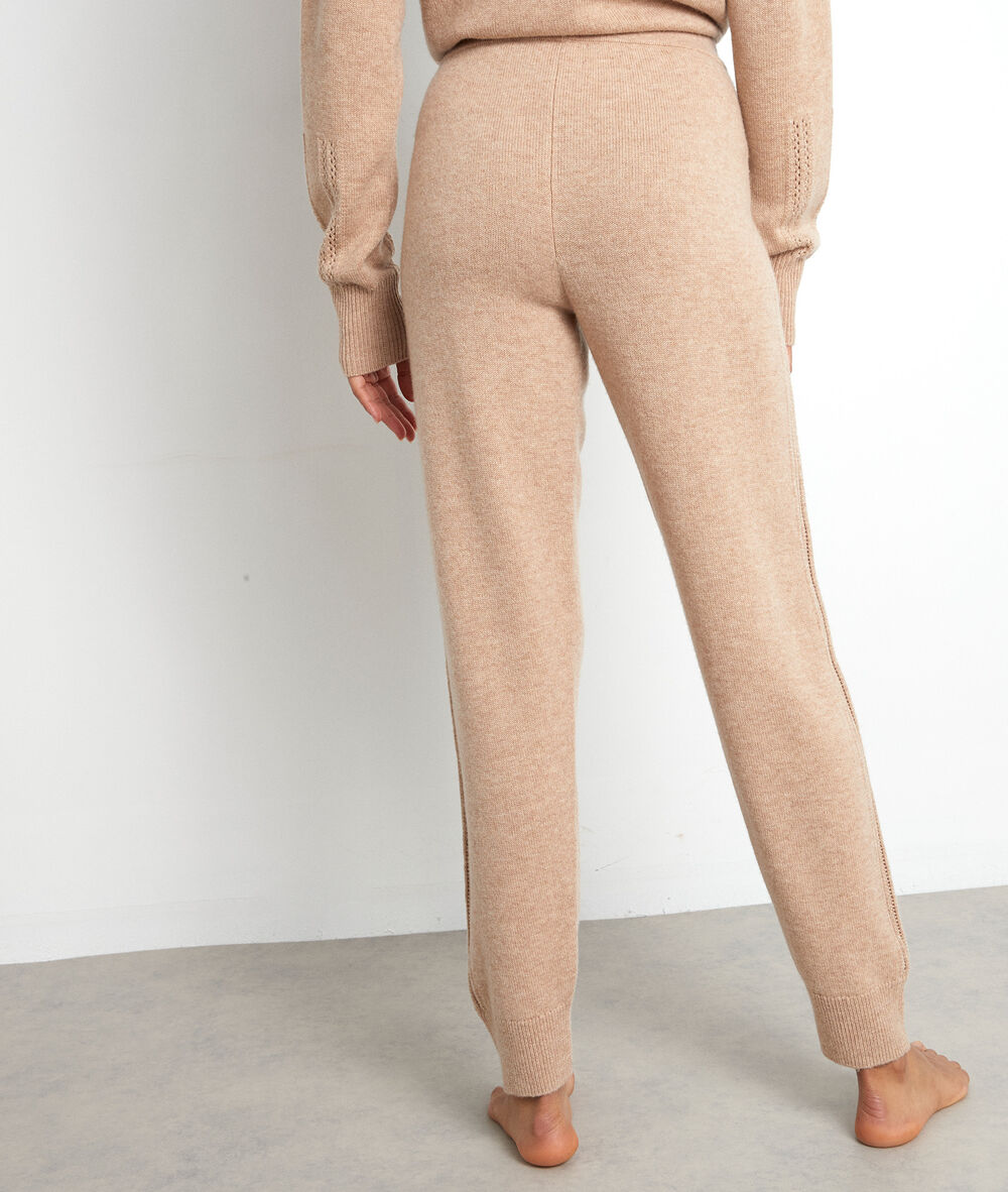 Pantalon en maille beige tosca camel clair.