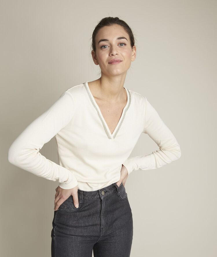 Tee-shirt col tunisien ivoire rabat ficelle.