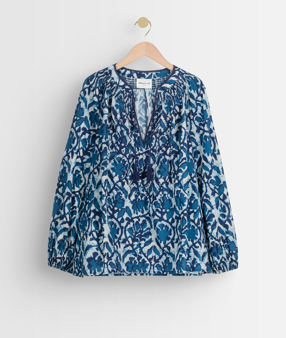 Blouse à l'imprimé artisanal bleu tevaelle denim brut.