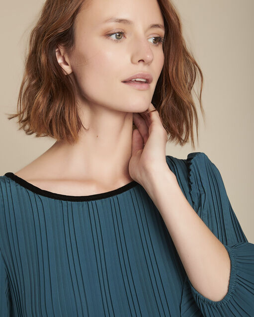 Robe droite pliss&eacute;e iris cypres.