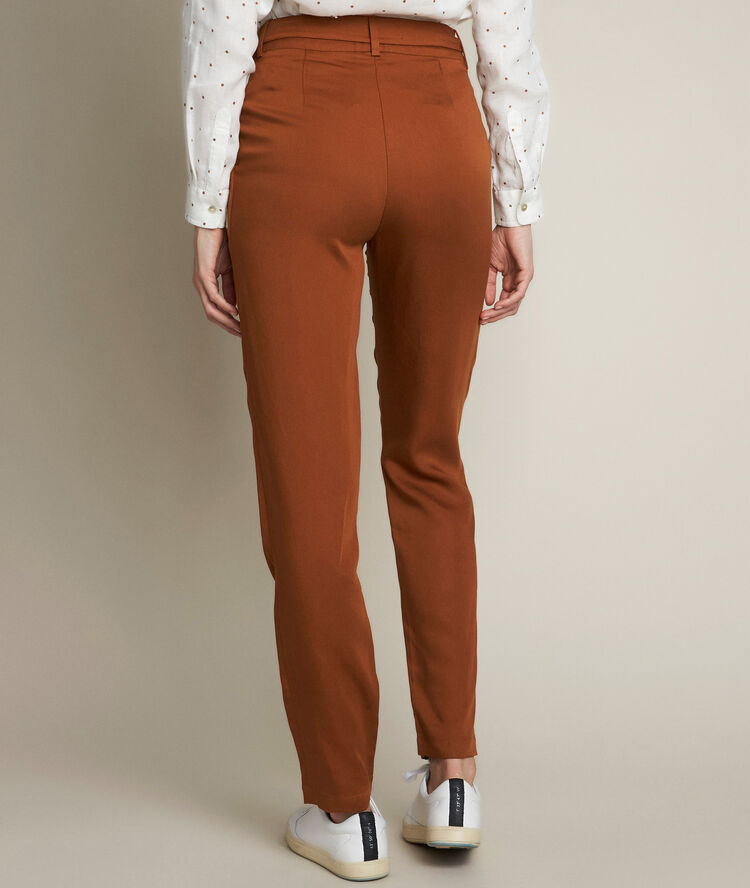 Pantalon chino en tencel caramel issel cannelle.