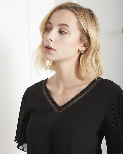 Blouse noire dentelle et plis victor noir.