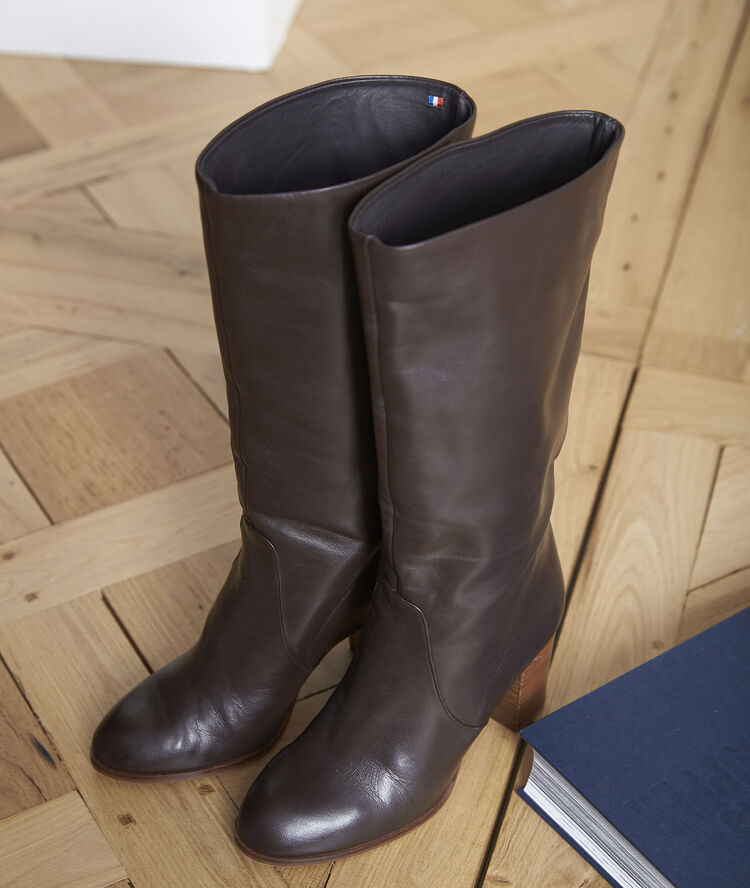 Bottes à talons marron en cuir nadège marron fonce.