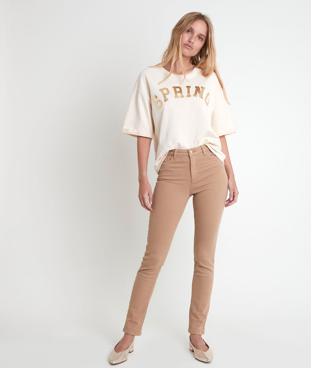 L'iconique slim jean en coton recyclé beige Suzy | 1-2-3 L'iconique slim jean en coton recyclé beige Suzy PhotoZ | 1-2-3