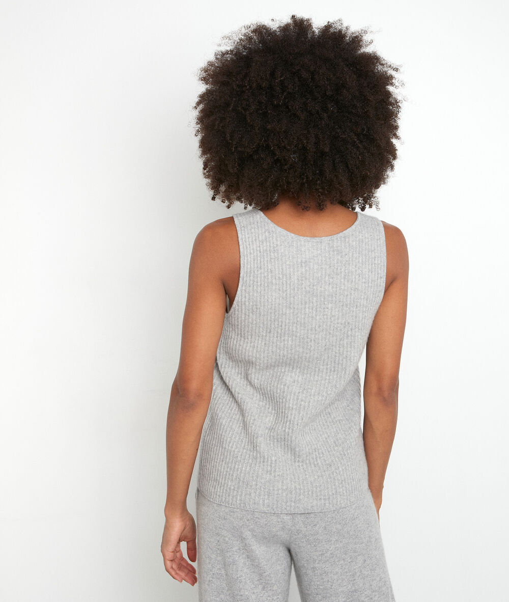 Lichtgrijze tanktop van gerecycled kasjmier teva gris chine.