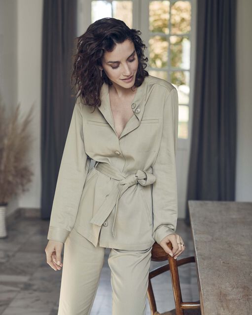 Soepel kaki vestje met knopen Birgit (1) - Maison 123