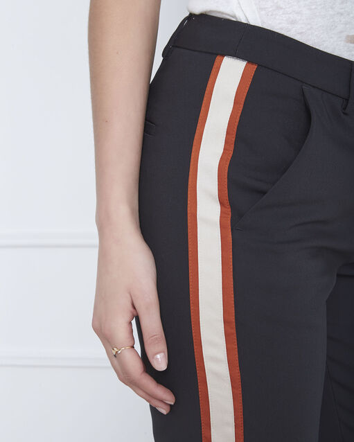 Pantalon noir bande latérale acajou golden sable.