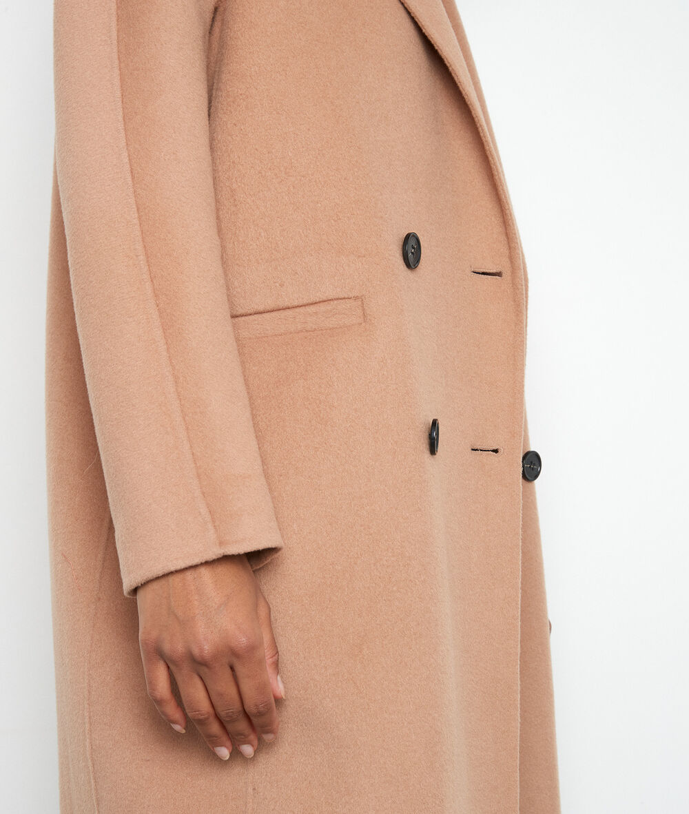 Beige mantel van getextureerde wol lina camel clair.