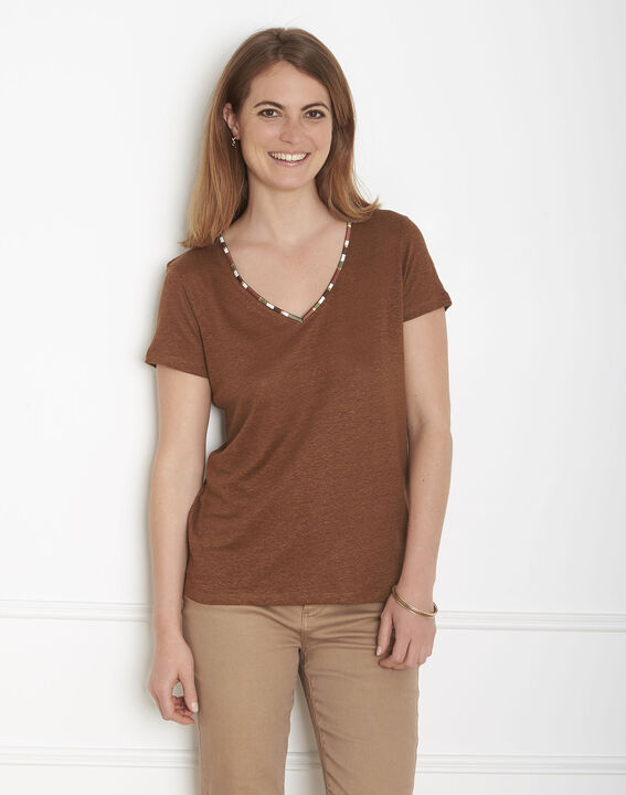 Braunes T-Shirt mit besticktem Ausschnitt Pekin | 1-2-3 Braunes T-Shirt mit besticktem Ausschnitt Pekin PhotoZ | 1-2-3