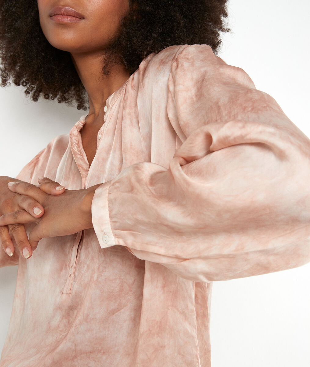 Poederroze blouse met tie-dyeprint Alix | 1-2-3 Poederroze blouse met tie-dyeprint Alix PhotoZ | 1-2-3