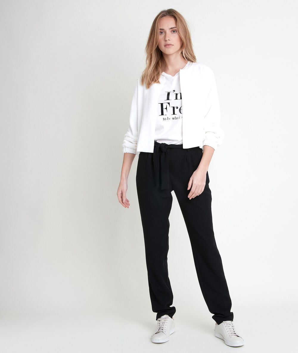 Jacke aus &eacute;crufarbenem kreppstoff taya creme.