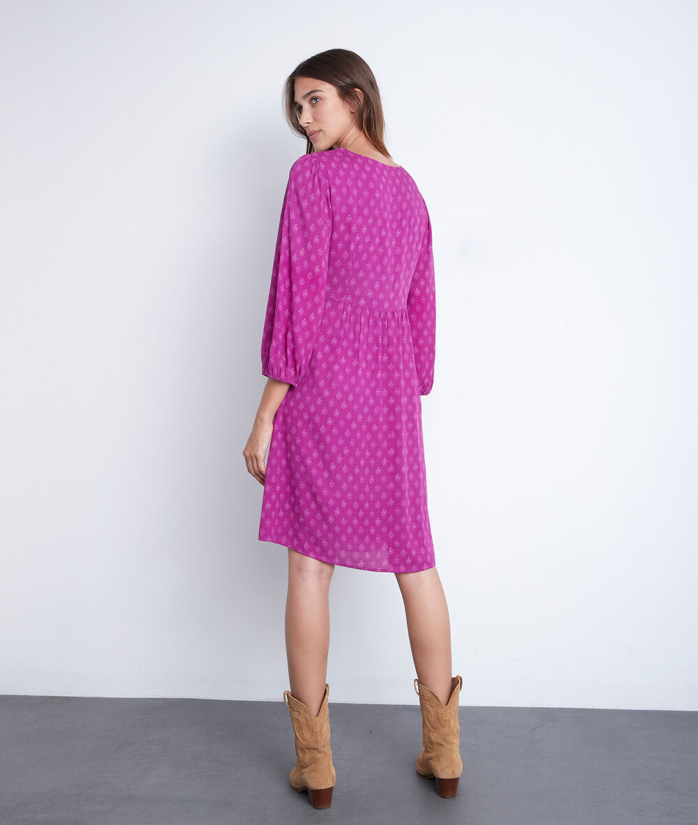 Korte jurk met smokwerk en fushia print solen fuchsia.