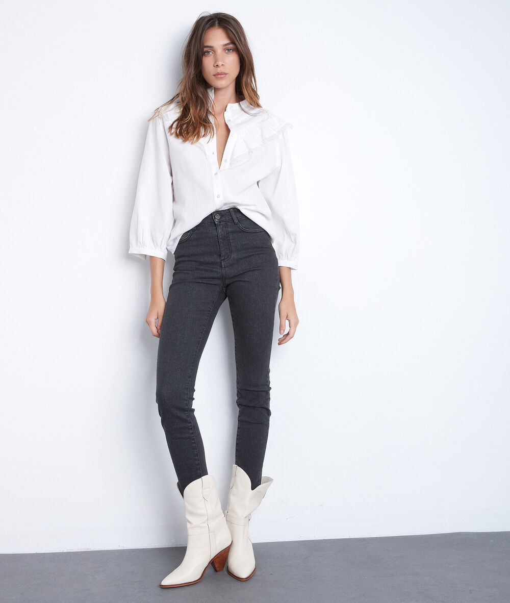 Blouse blanche à volants anane ecru.