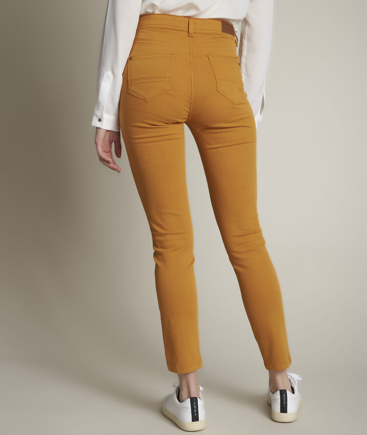 L'iconique : slim satin de coton ocre sultan ocre.