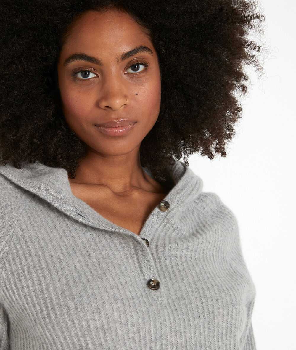 Pull à capuche en cachemire recyclé gris clair teddy gris chine.