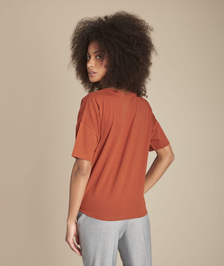 Tee-shirt acajou imprimé chantilly caramel.