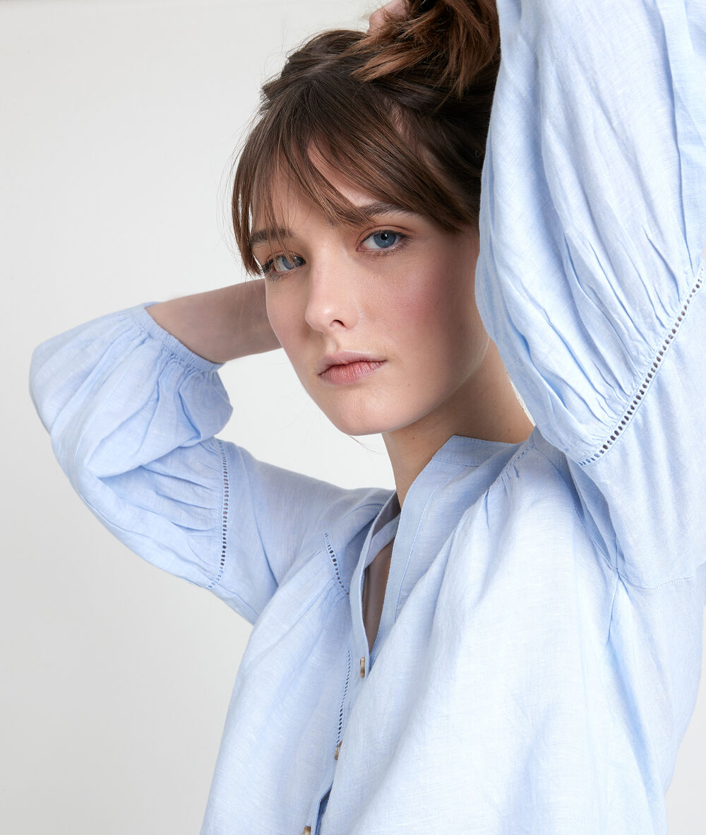 Blouse en lin bleu ciel tevi ciel.