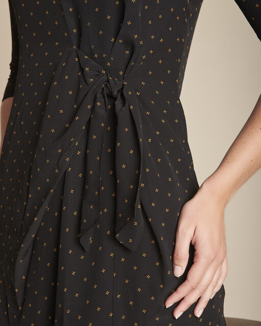 Robe noire imprimée ivoire noir.