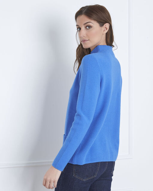 Blauer pullover feinmaschig stehkragen belize mittelblau.