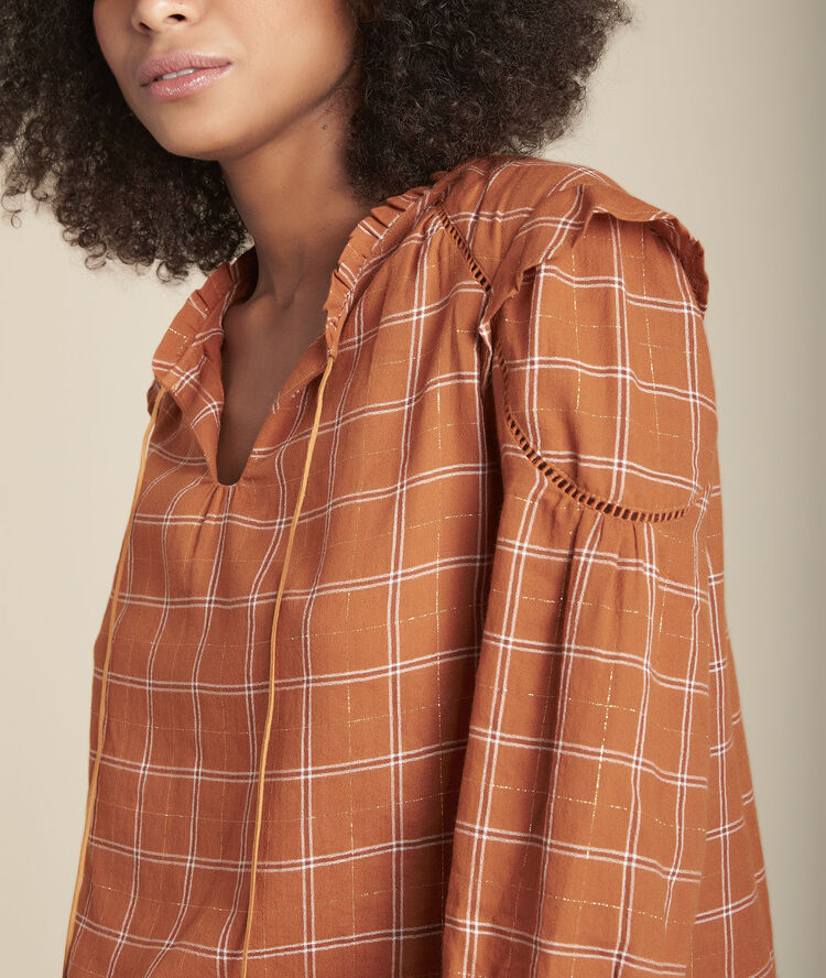 Blouse à carreaux mado caramel.