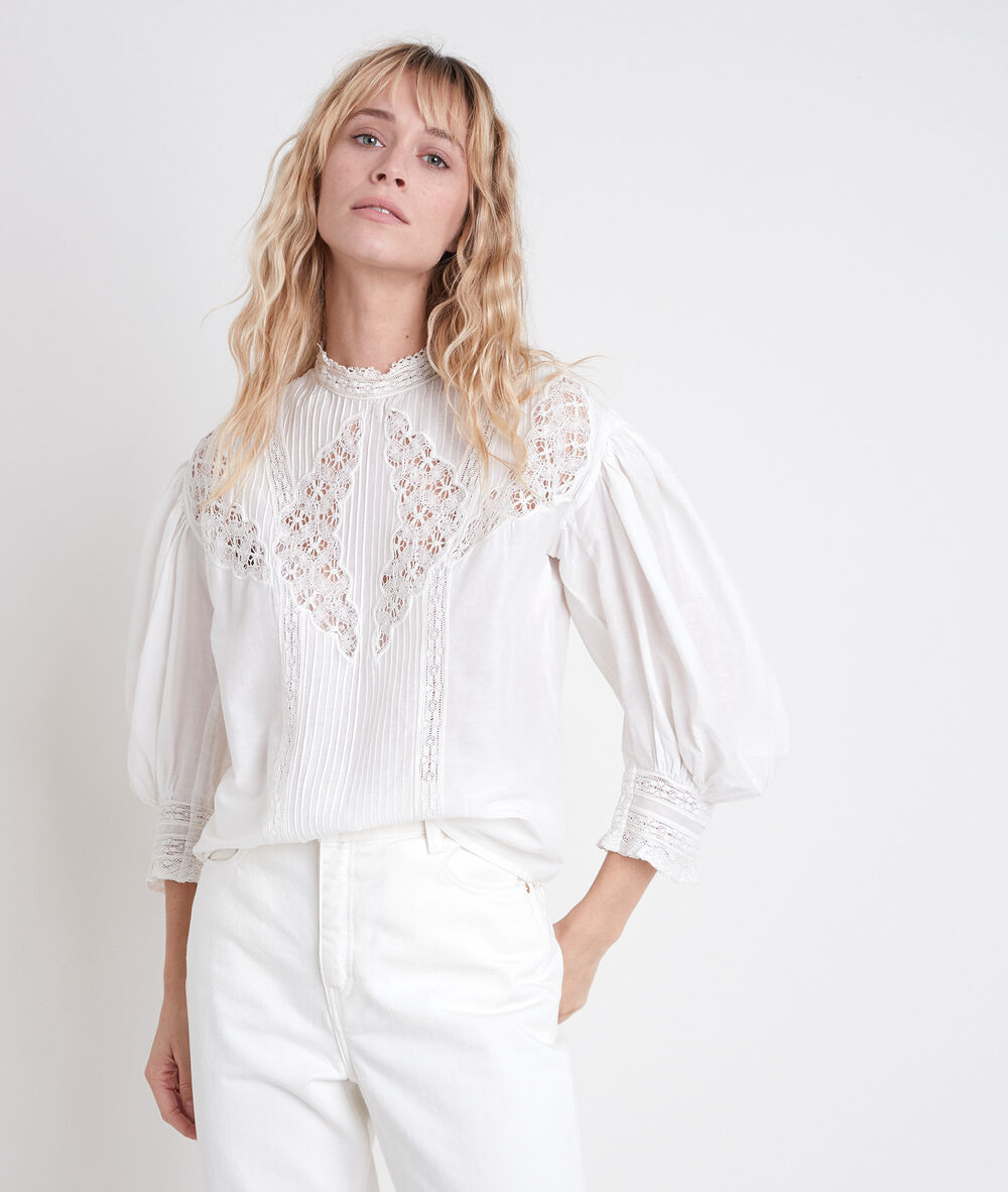 Blouse en dentelle temini ecru.