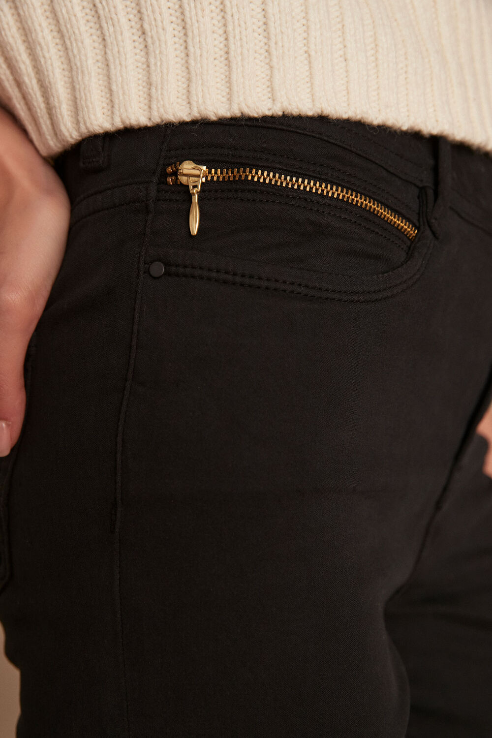 L'iconique slim : satin de coton noir sultan noir.