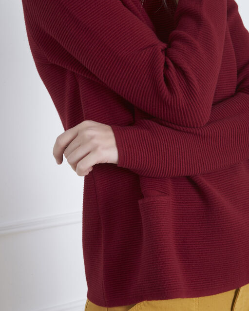 Pull grenat maille fine col montant belize grenat.