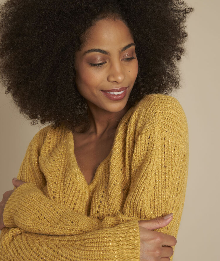 Bernsteinfarbener pullover mit lochmuster fougasse ocker.